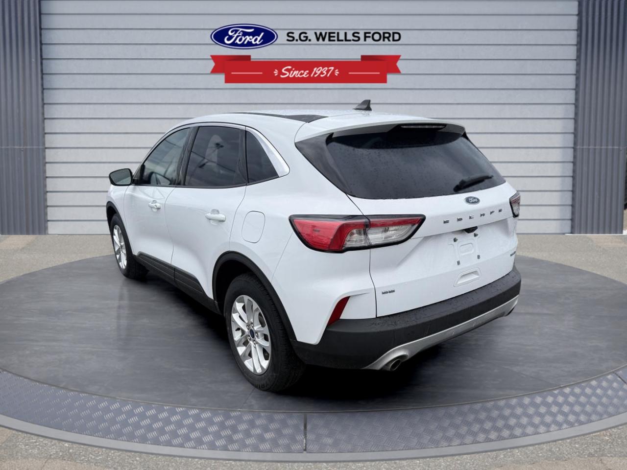 2020 Ford Escape SE Photo