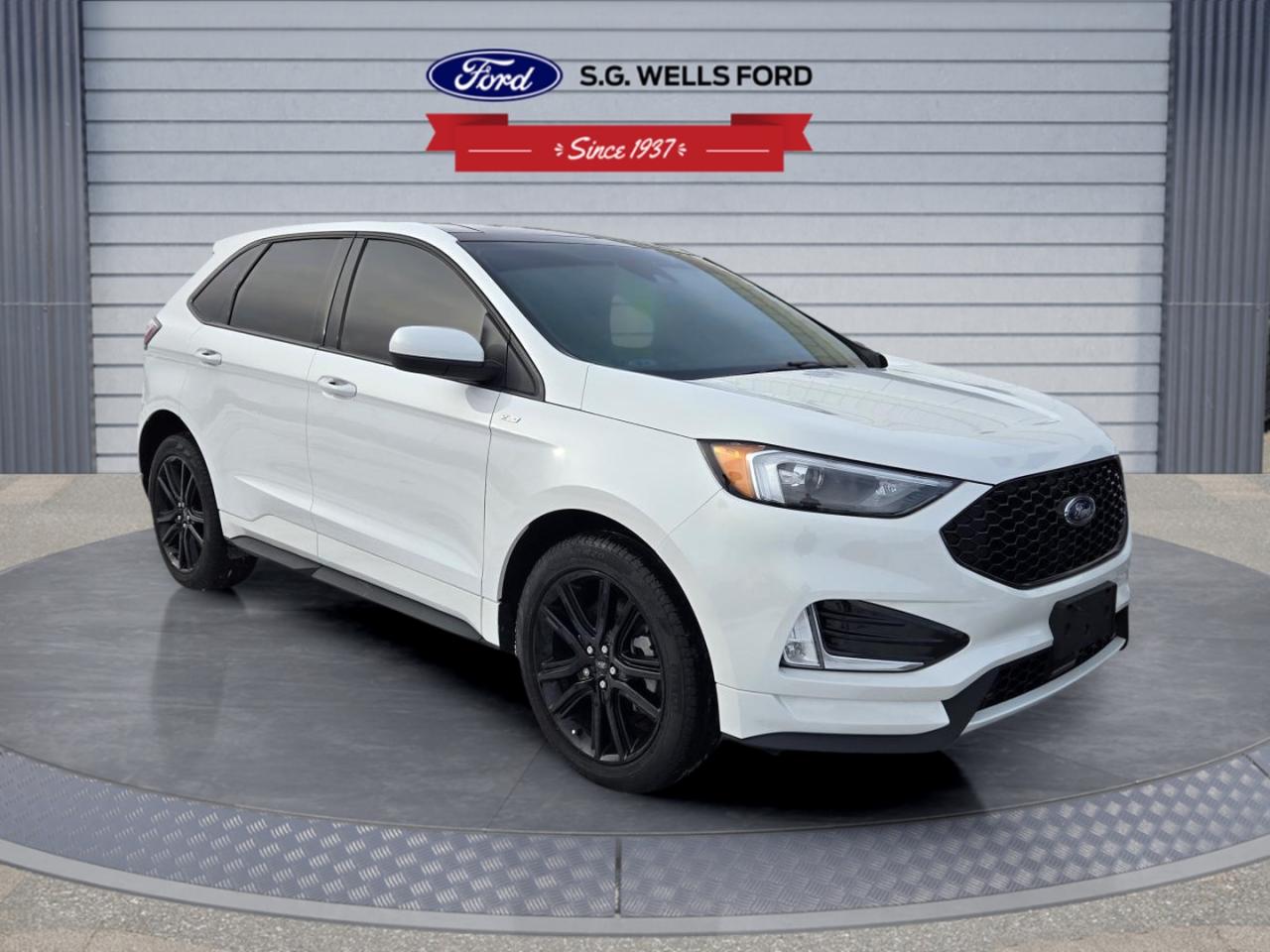 2022 Ford Edge SEL Photo2