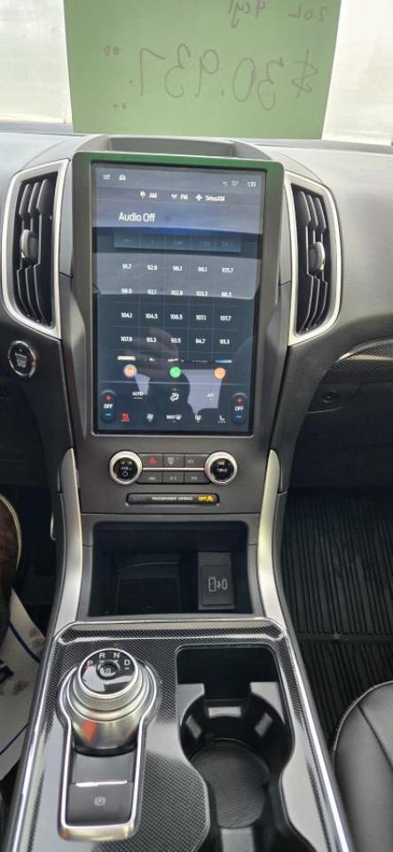 2022 Ford Edge SEL Photo