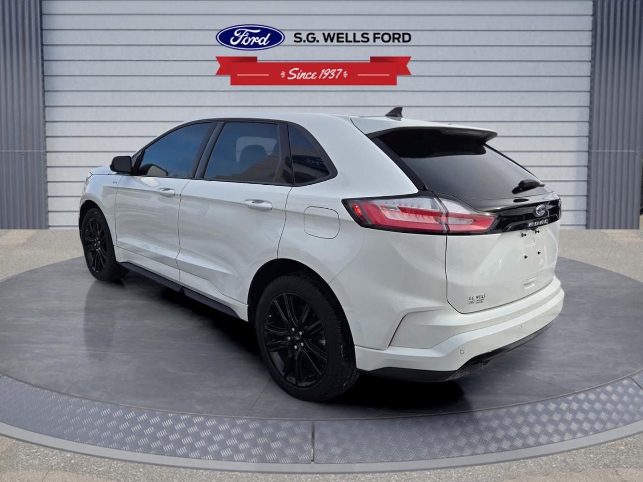 2022 Ford Edge SEL Photo