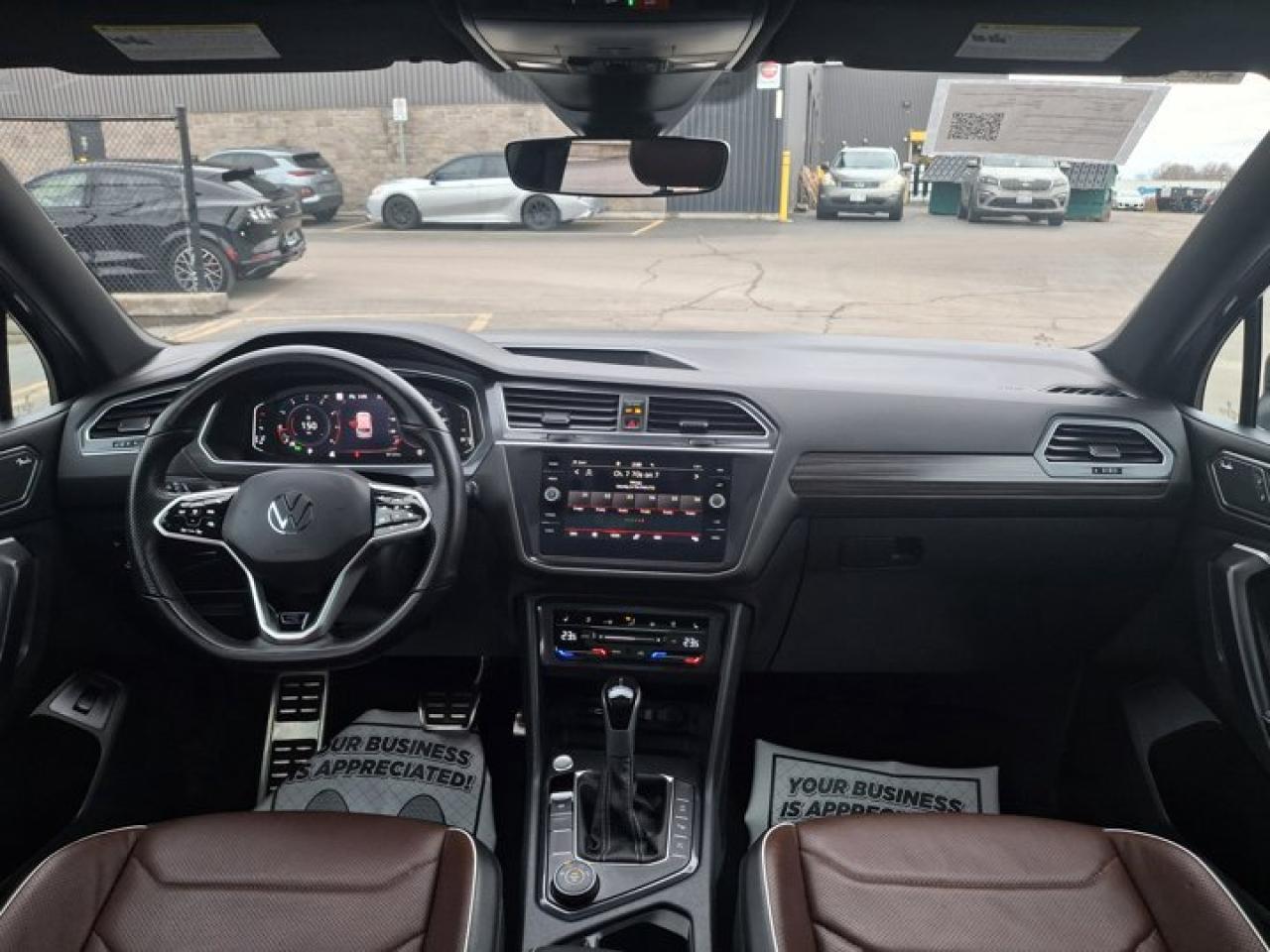 2023 Volkswagen Tiguan Highline R-Line 4Motion | Leather | Sunroof | Nav | 360 Camera | Fender Audio | and More ! Photo