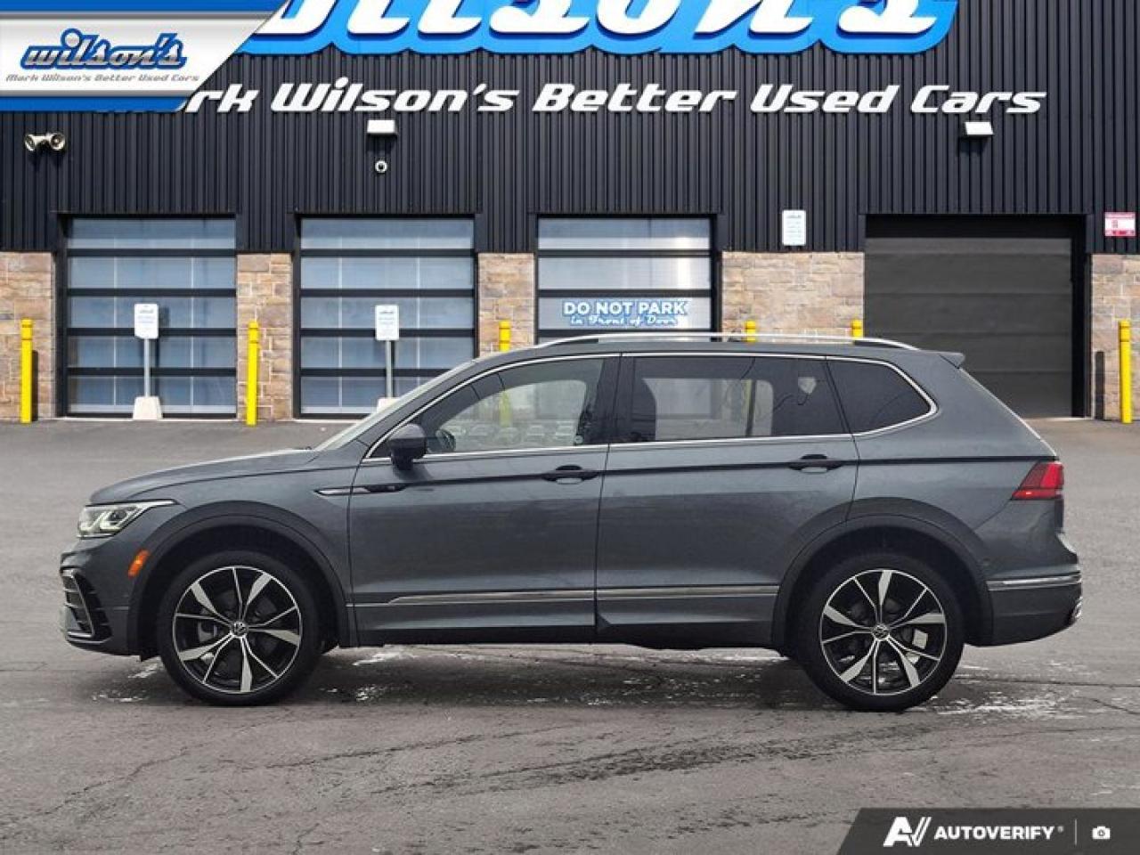 2023 Volkswagen Tiguan Highline R-Line 4Motion | Leather | Sunroof | Nav | 360 Camera | Fender Audio | and More ! Photo