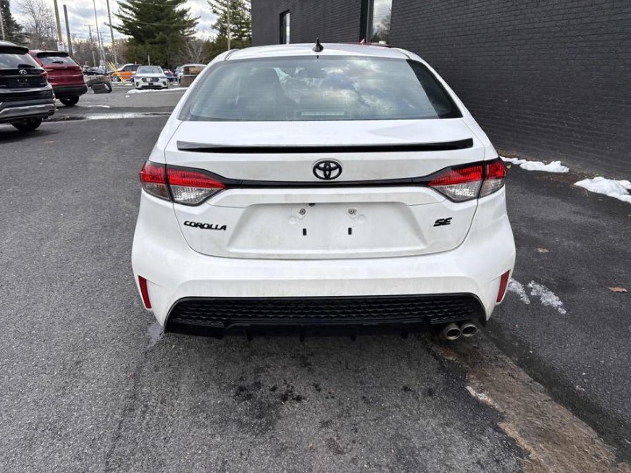 2021 Toyota Corolla Sunroof | Heated Seats | Radar Cruise | CarPlay + Android | Rear Camera | and More ! Photo4