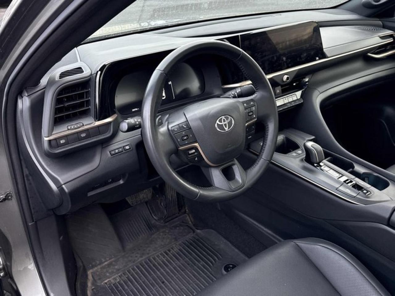 2023 Toyota Crown Platinum Hybrid MAX | AWD | Leather | Pano Roof | JBL | 360 Camera | Photo