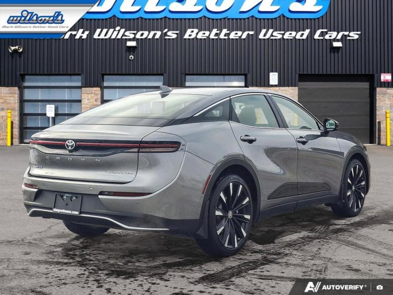 2023 Toyota Crown Platinum Hybrid MAX | AWD | Leather | Pano Roof | JBL | 360 Camera | Photo