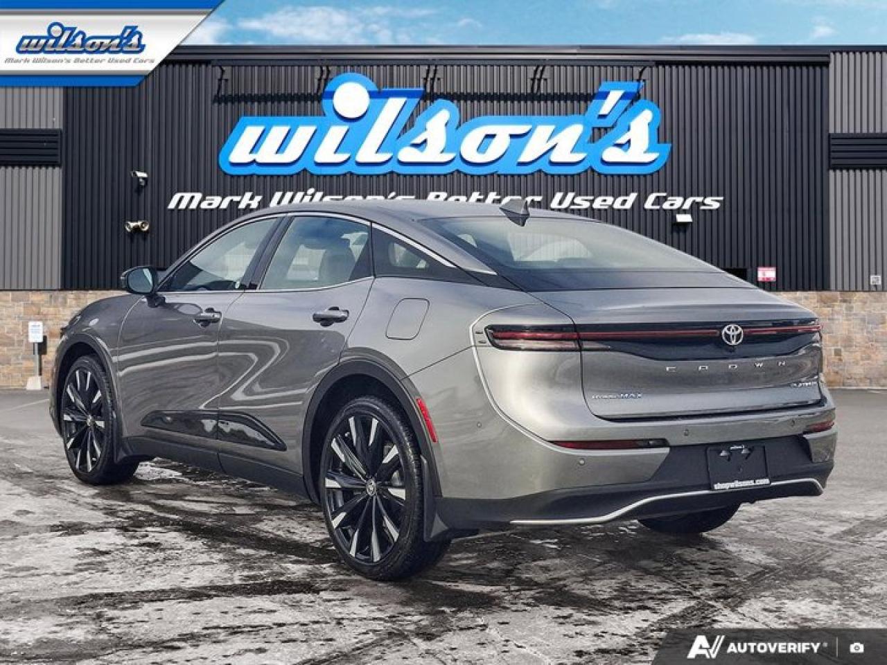 2023 Toyota Crown Platinum Hybrid MAX | AWD | Leather | Pano Roof | JBL | 360 Camera | Photo