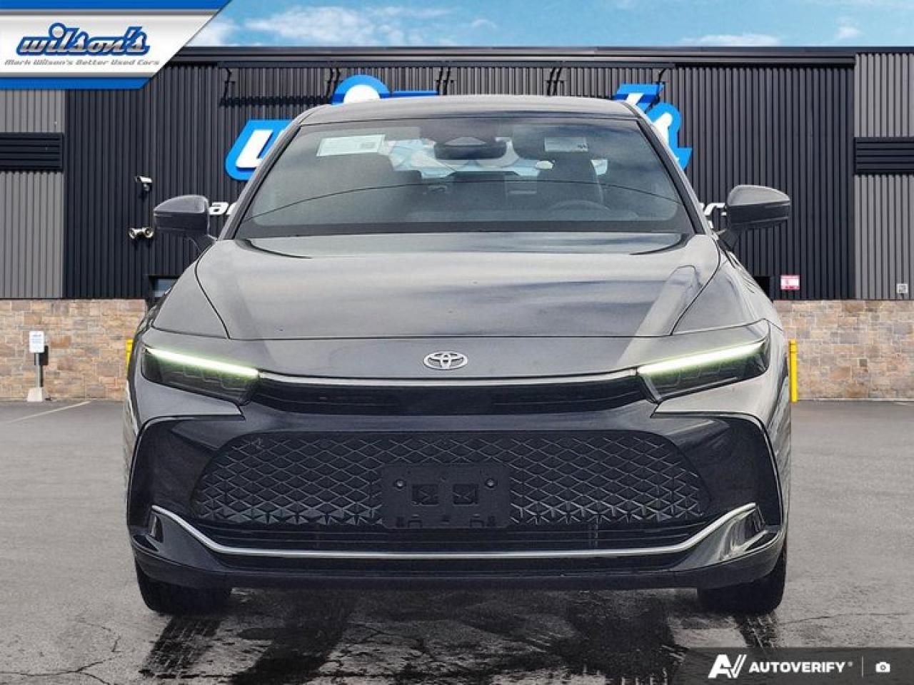 2023 Toyota Crown Platinum Hybrid MAX | AWD | Leather | Pano Roof | JBL | 360 Camera | Photo