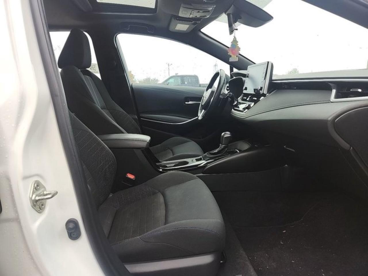 2020 Toyota Corolla SE Upgrade | Sunroof | Heated Seats | Adaptive Cruise | CarPlay | Rear Cam | Lane Departure | Photo3