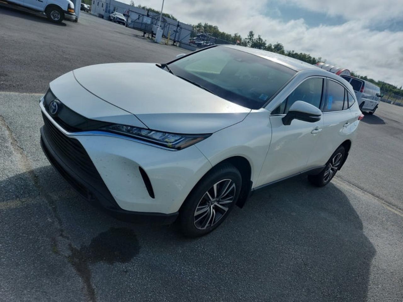 2022 Toyota Venza LE AWD | Hybrid | Power Seat | CarPlay + Android | Heated Seats | Adaptive Cruise | Rear Camera | Photo2