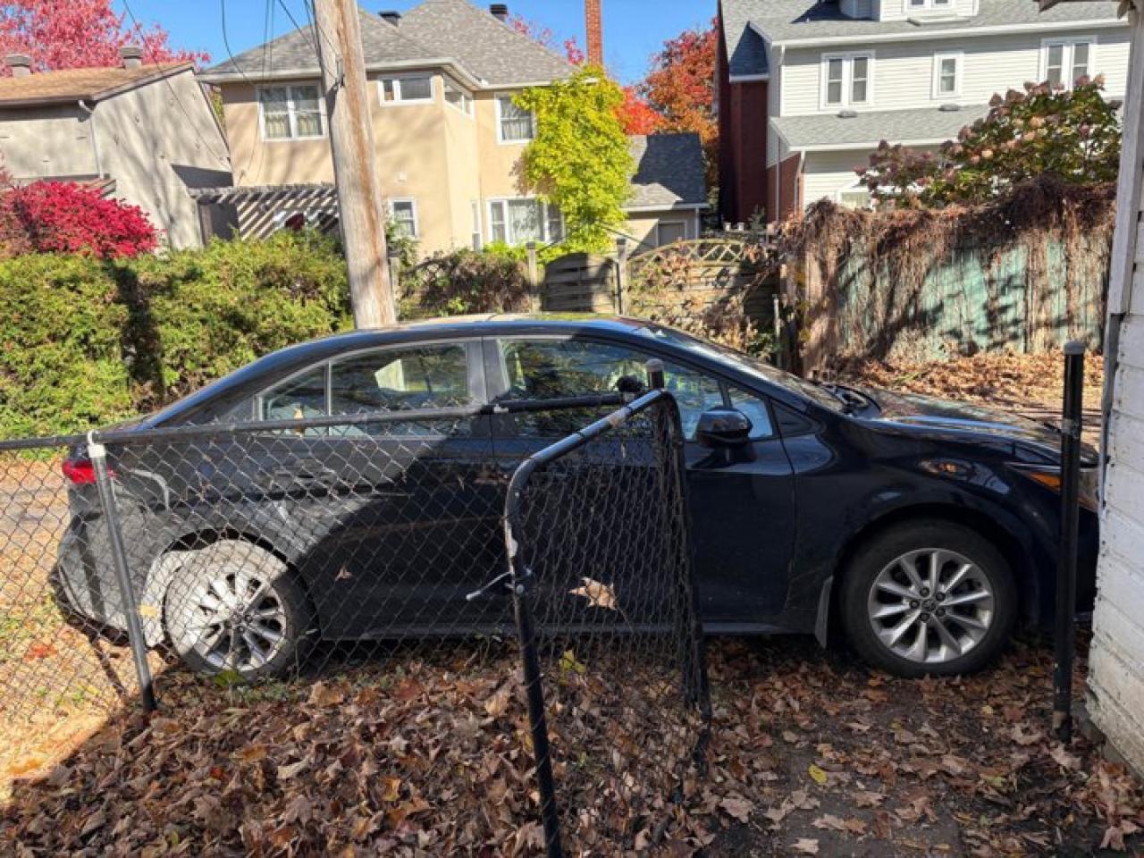 2022 Toyota Corolla Sunroof | Heated Seats | Radar Cruise | CarPlay + Android | Rear Camera | and More ! Photo2