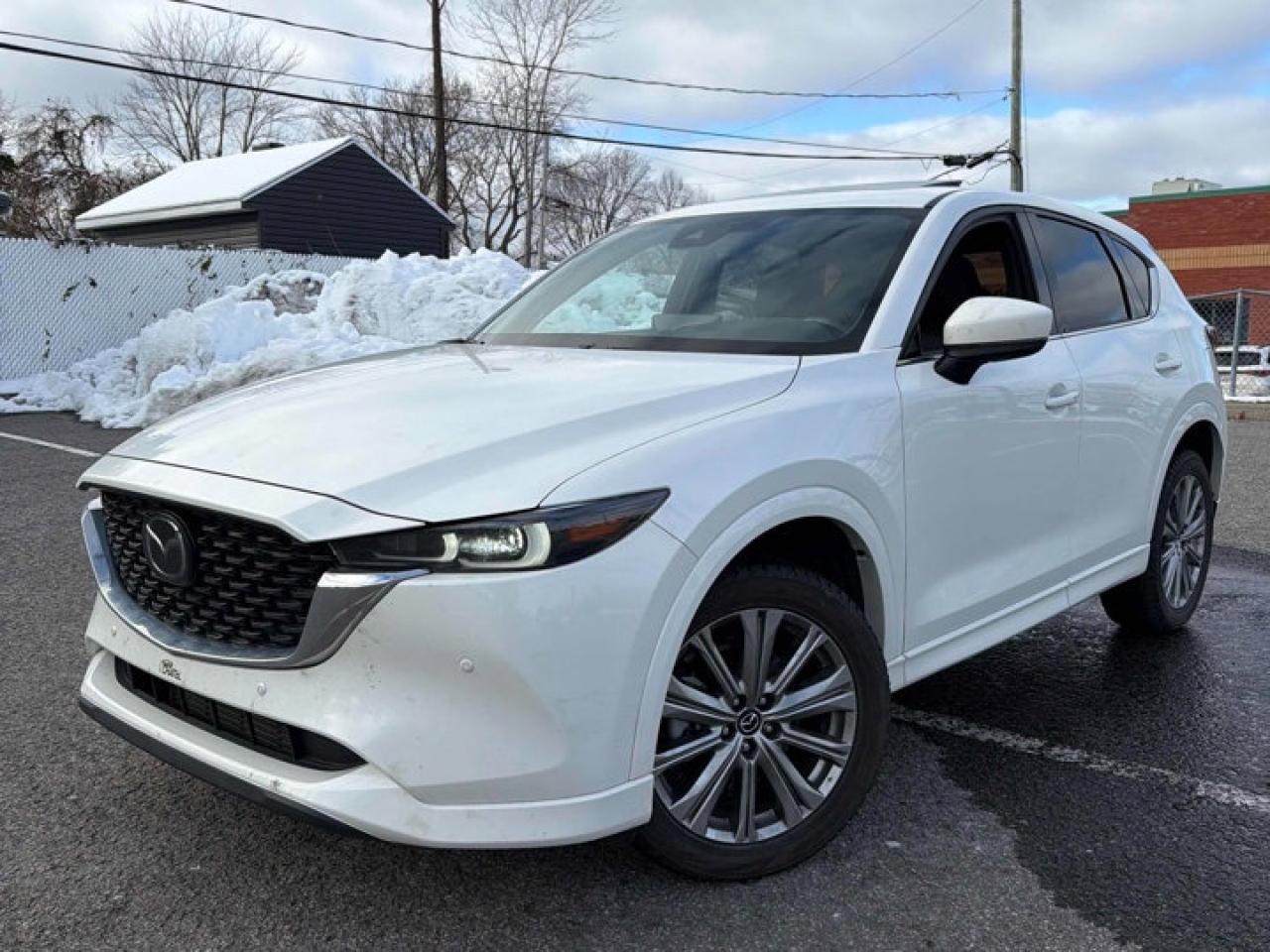 2022 Mazda CX-5 SignatureTurbo | Leather | Sunroof | Nav | Cooled + Heated Seats | Heated Wheel | and More ! Photo0