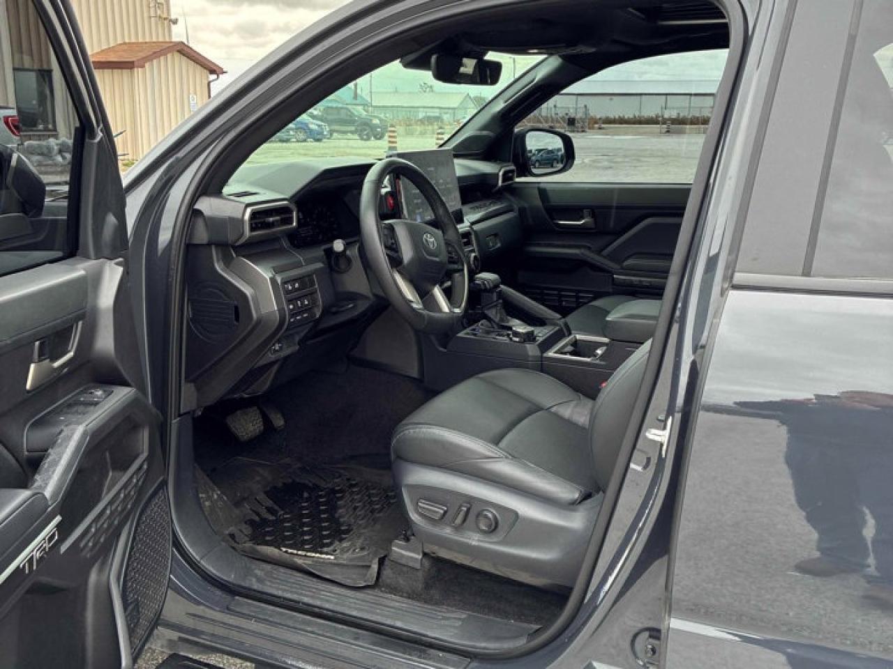 2024 Toyota Tacoma TRD Off-Road Premium | Leather | Sunroof | JBL | Heated Wheel | Cooled + Heated Seats | and More ! Photo2