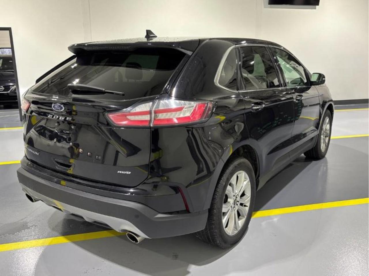 2024 Ford Edge Titanium AWD | Leather | Pano Roof | Heated Wheel + Seats | CarPlay + Android | Rear Cam and More ! Photo