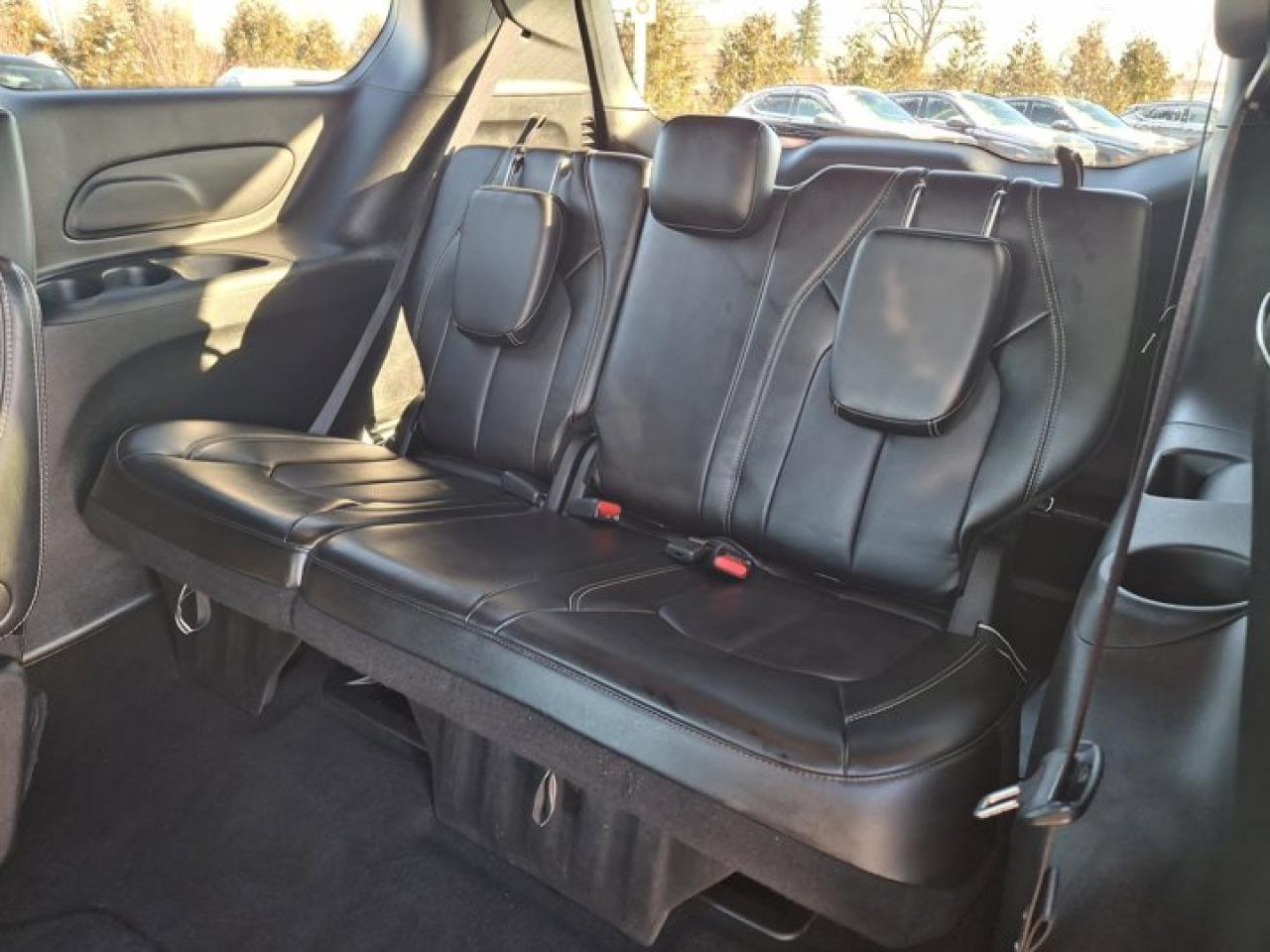 2024 Chrysler Pacifica Touring-L | Leather | Pano Sunroof | S-Appearance Pkg | Heated Wheel + Seats | and More ! Photo