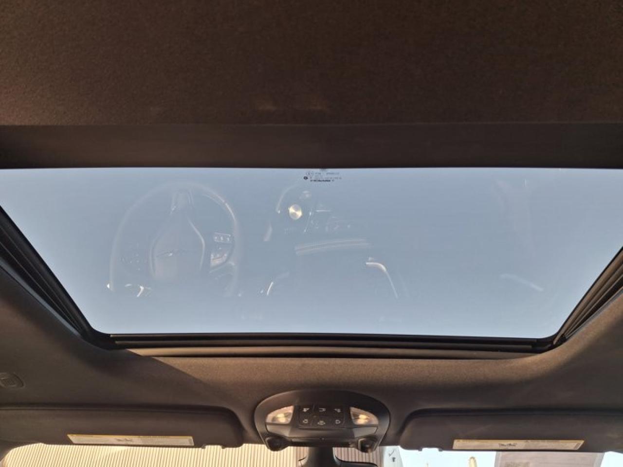 2024 Chrysler Pacifica Touring-L | Leather | Pano Sunroof | S-Appearance Pkg | Heated Wheel + Seats | and More ! Photo