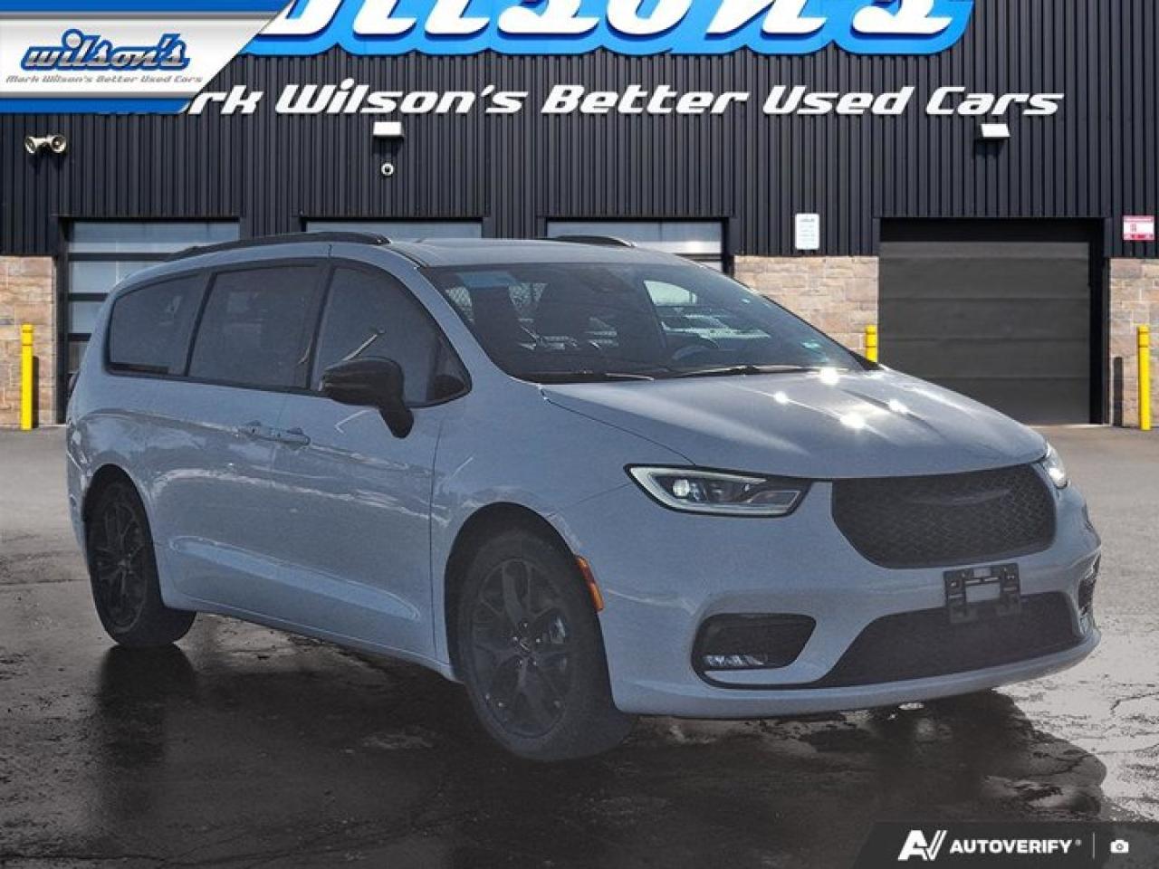 2024 Chrysler Pacifica Touring-L | Leather | Pano Sunroof | S-Appearance Pkg | Heated Wheel + Seats | and More ! Photo