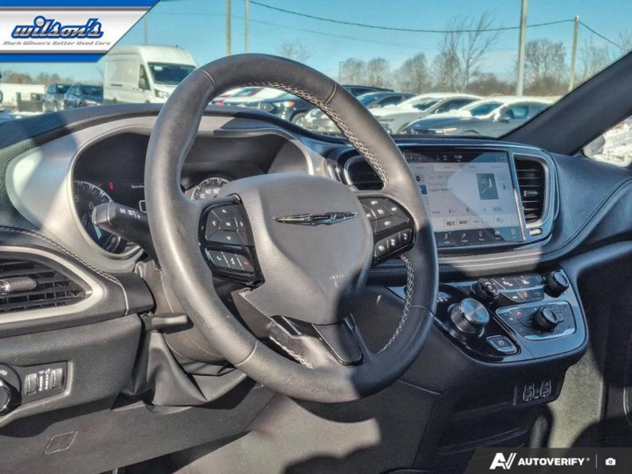 2024 Chrysler Pacifica Touring-L | Leather | Pano Sunroof | S-Appearance Pkg | Heated Wheel + Seats | and More ! Photo