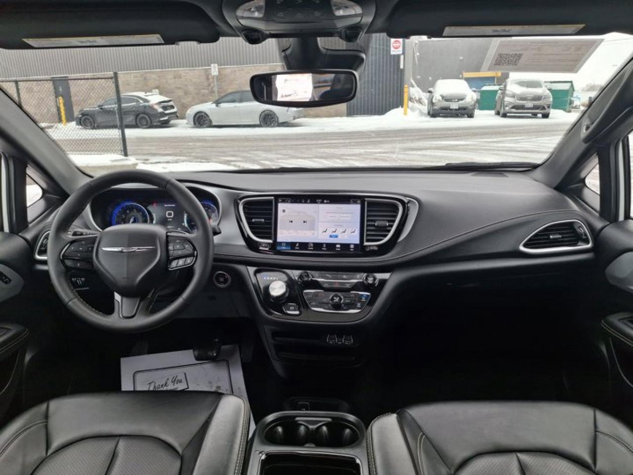 2024 Chrysler Pacifica Touring-L | Leather | Pano Sunroof | S-Appearance Pkg | Heated Wheel + Seats | and More ! Photo