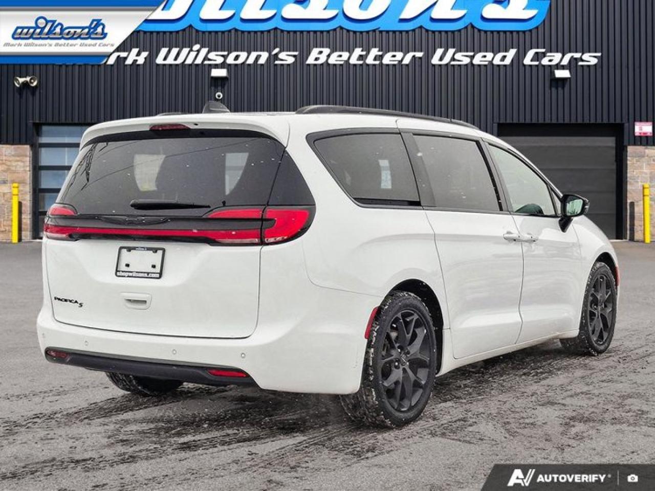 2024 Chrysler Pacifica Touring-L | Leather | Pano Sunroof | S-Appearance Pkg | Heated Wheel + Seats | and More ! Photo4