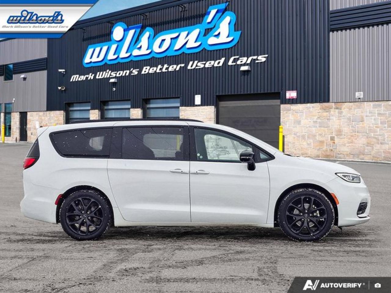 2024 Chrysler Pacifica Touring-L | Leather | Pano Sunroof | S-Appearance Pkg | Heated Wheel + Seats | and More ! Photo