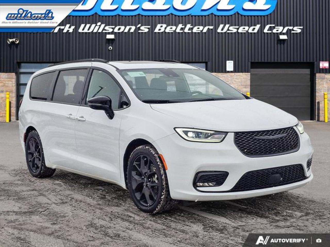 2024 Chrysler Pacifica Touring-L | Leather | Pano Sunroof | S-Appearance Pkg | Heated Wheel + Seats | and More ! Photo