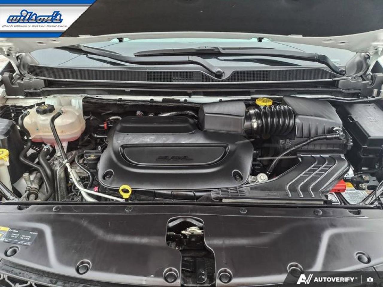 2024 Chrysler Pacifica Touring-L | Leather | Pano Sunroof | S-Appearance Pkg | Heated Wheel + Seats | and More ! Photo