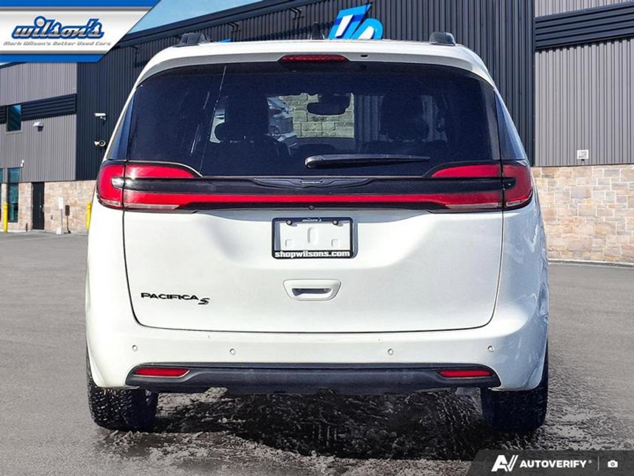 2024 Chrysler Pacifica Touring-L | Leather | Pano Sunroof | S-Appearance Pkg | Heated Wheel + Seats | and More ! Photo