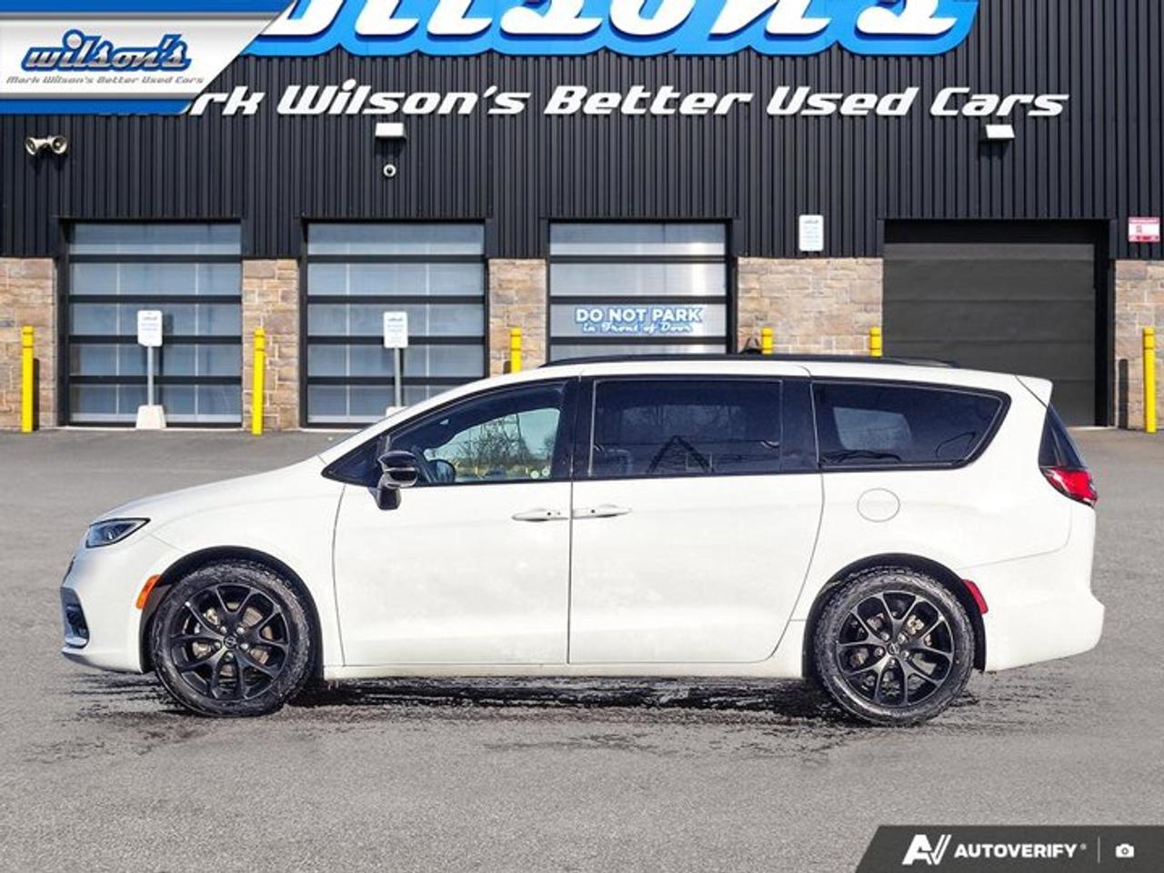 2024 Chrysler Pacifica Touring-L | Leather | Pano Sunroof | S-Appearance Pkg | Heated Wheel + Seats | and More ! Photo