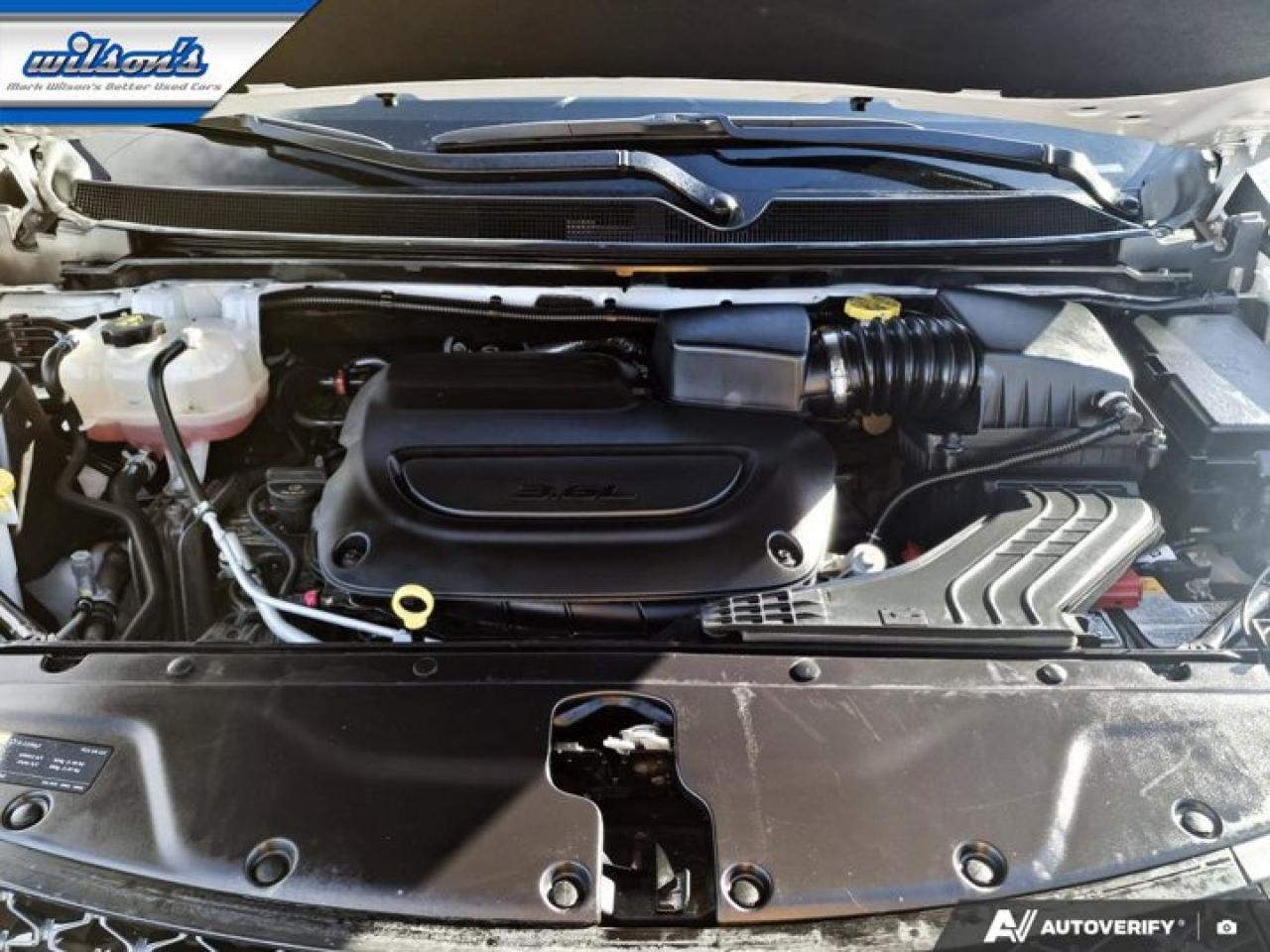 2024 Chrysler Pacifica Touring-L | Leather | Pano Sunroof | S-Appearance Pkg | Heated Wheel + Seats | and More ! Photo