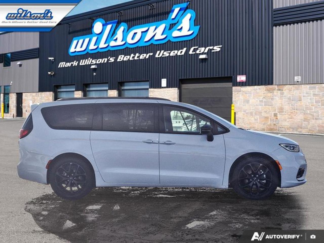 2024 Chrysler Pacifica Touring-L | Leather | Pano Sunroof | S-Appearance Pkg | Heated Wheel + Seats | and More ! Photo