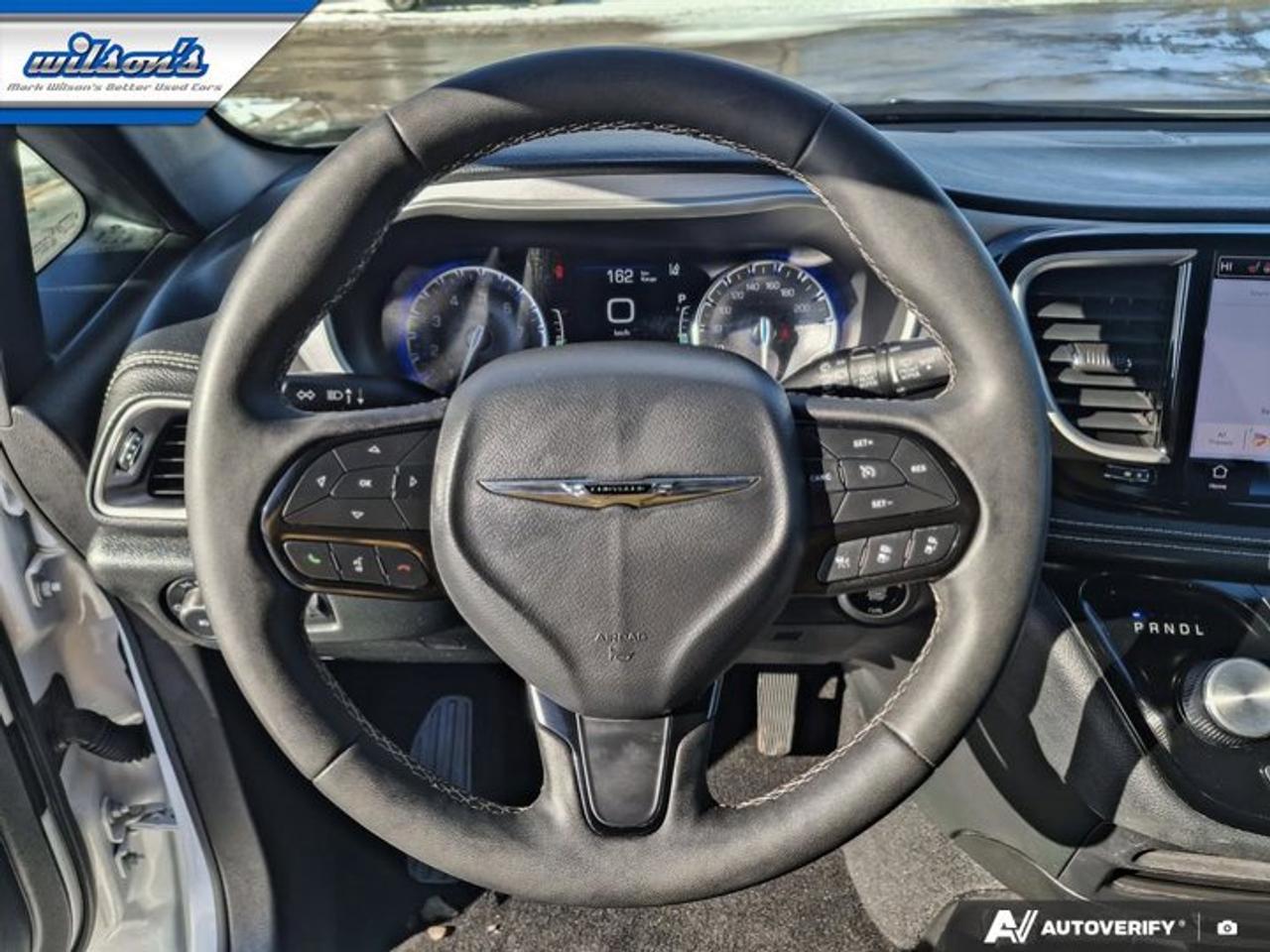 2024 Chrysler Pacifica Touring-L | Leather | Pano Sunroof | S-Appearance Pkg | Heated Wheel + Seats | and More ! Photo