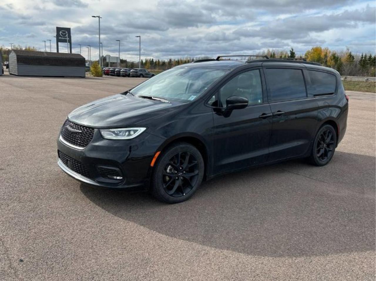 Used 2024 Chrysler Pacifica Touring-L | Leather | Pano Sunroof | S-Appearance Pkg | Heated Wheel + Seats | Nav | and More ! for sale in Guelph, ON
