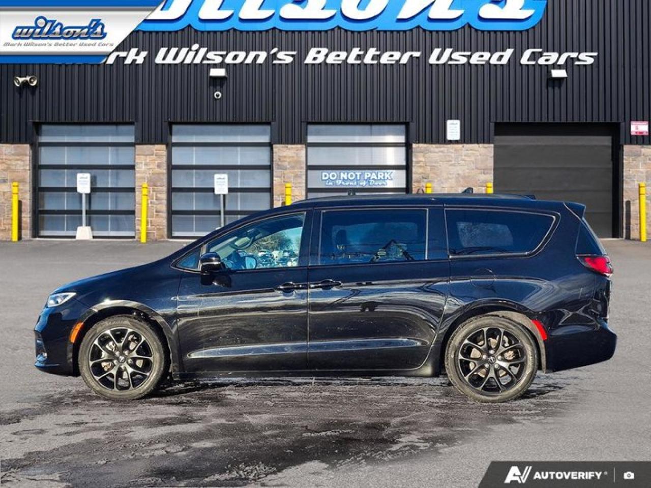 2024 Chrysler Pacifica Touring-L | Leather | Pano Sunroof | S-Appearance Pkg | Heated Wheel + Seats | and More ! Photo