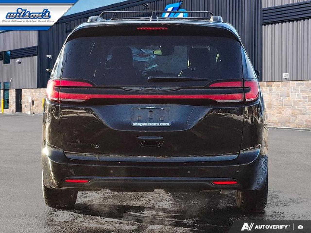 2024 Chrysler Pacifica Touring-L | Leather | Pano Sunroof | S-Appearance Pkg | Heated Wheel + Seats | and More ! Photo