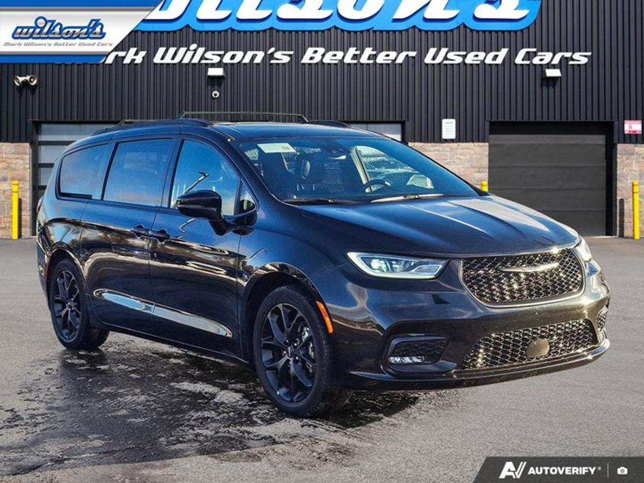 2024 Chrysler Pacifica Touring-L | Leather | Pano Sunroof | S-Appearance Pkg | Heated Wheel + Seats | and More ! Photo