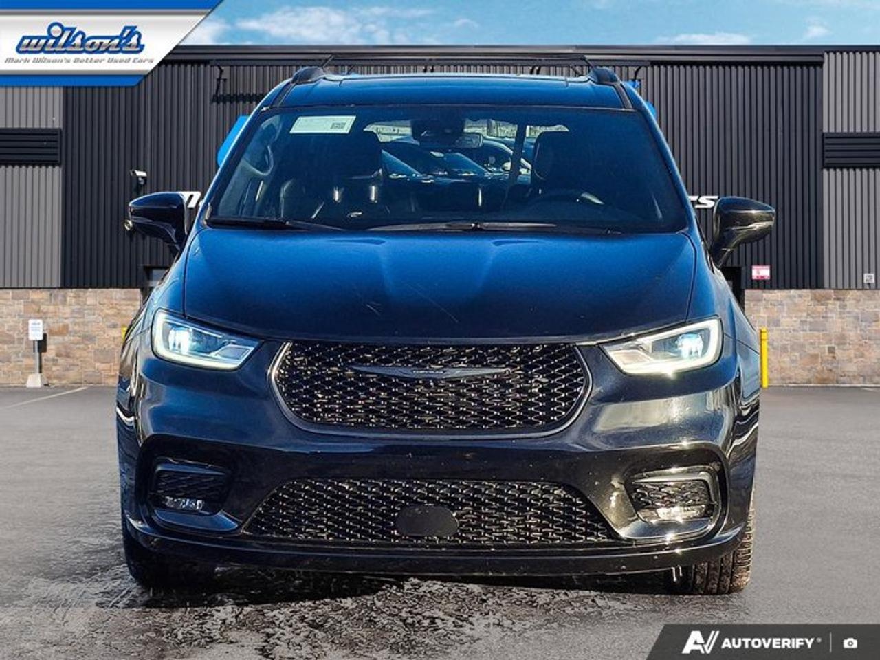 2024 Chrysler Pacifica Touring-L | Leather | Pano Sunroof | S-Appearance Pkg | Heated Wheel + Seats | and More ! Photo