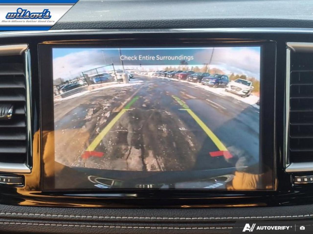 2024 Chrysler Pacifica Touring-L | Leather | Pano Sunroof | S-Appearance Pkg | Heated Wheel + Seats | and More ! Photo