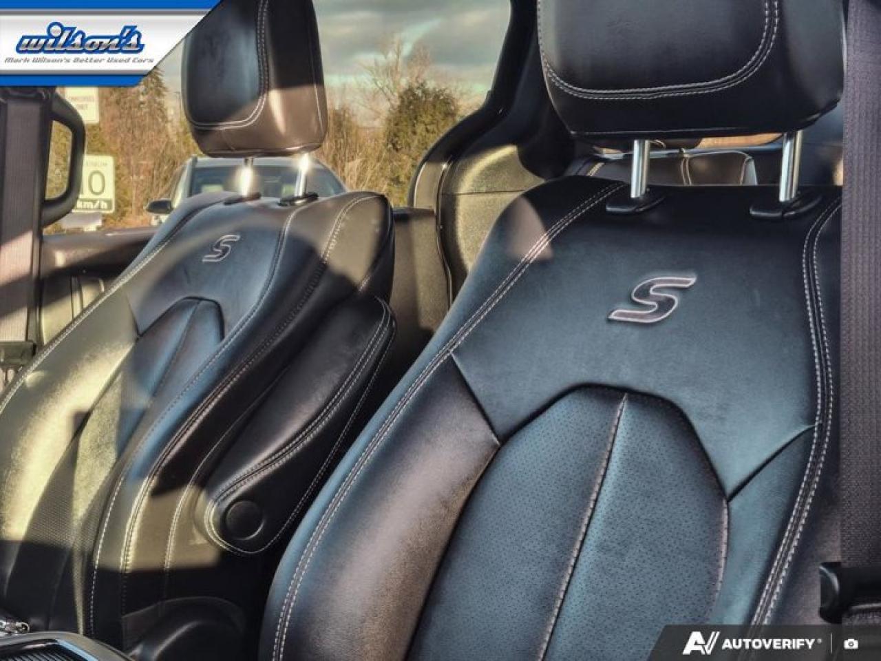 2024 Chrysler Pacifica Touring-L | Leather | Pano Sunroof | S-Appearance Pkg | Heated Wheel + Seats | and More ! Photo