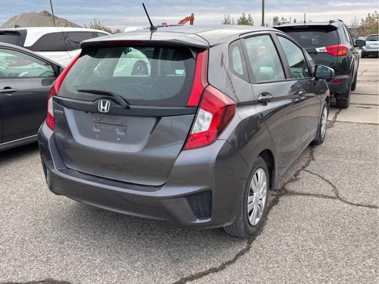 2016 Honda Fit LX Hatchback | Auto | Heated Seats | Rear Camera | Bluetooth | and More ! Photo2
