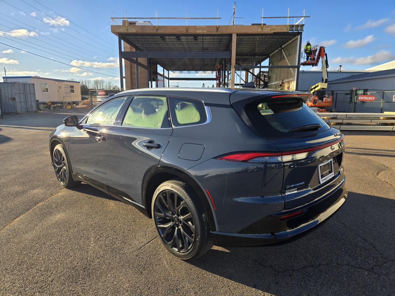 2025 Toyota Crown Signia LIMITED - ADVANCED TECHNOLOGY Photo2