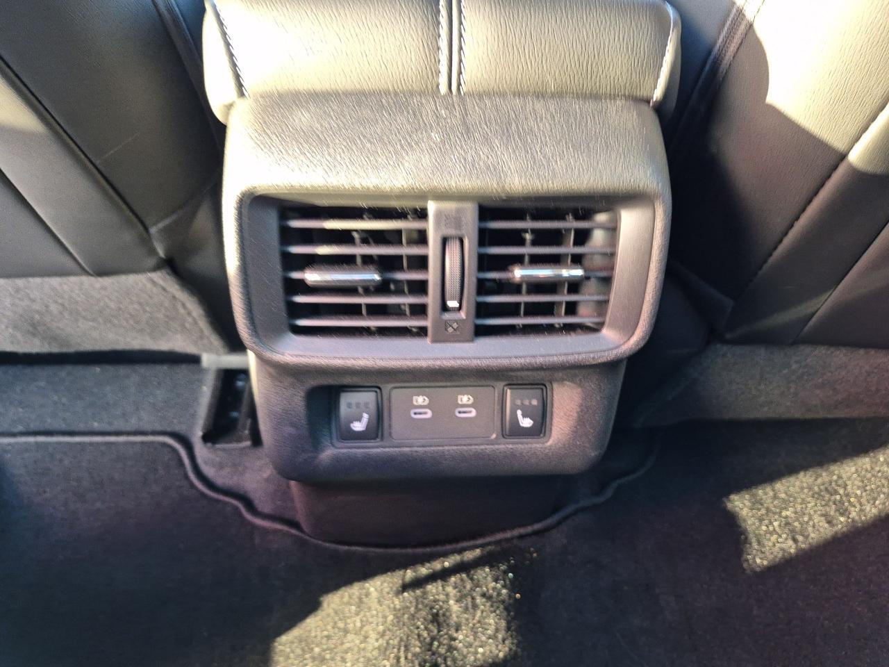 2025 Nissan Murano SL Photo35