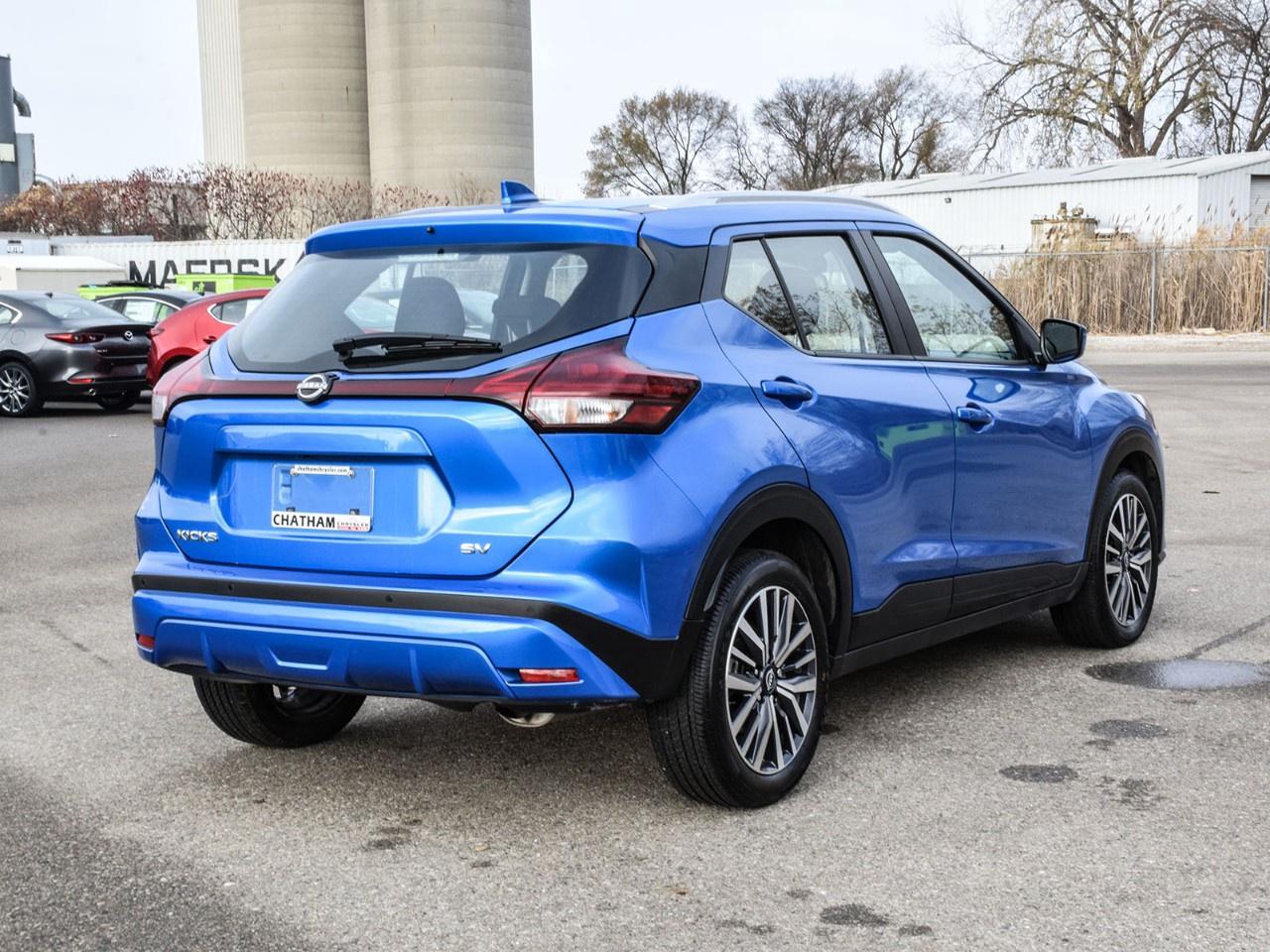 2024 Nissan Kicks SV FWD Photo3