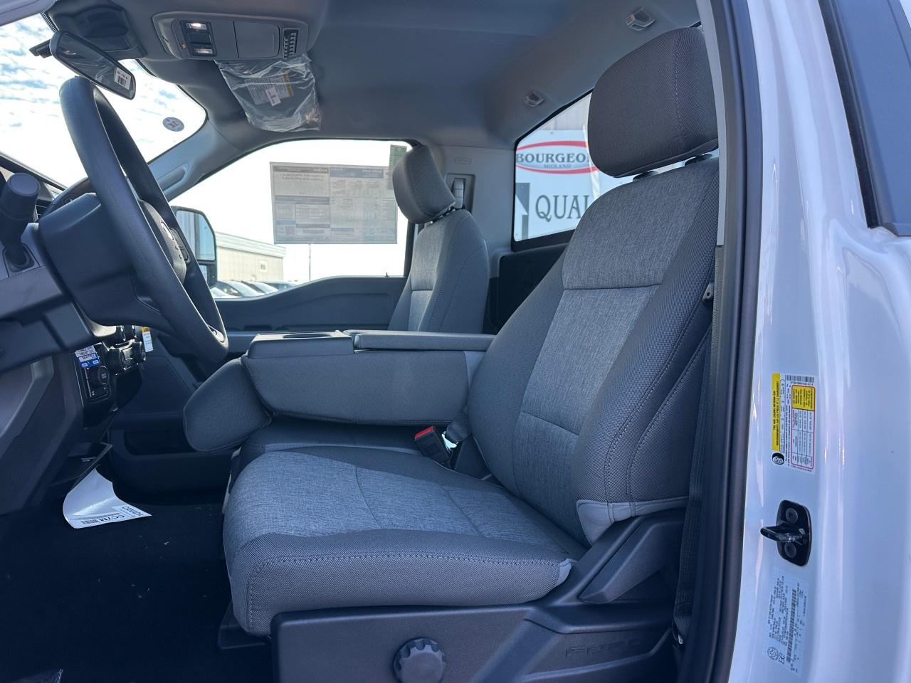 2026 Ford F-250 Super Duty SRW XL 4WD Reg Cab 8' Box Photo