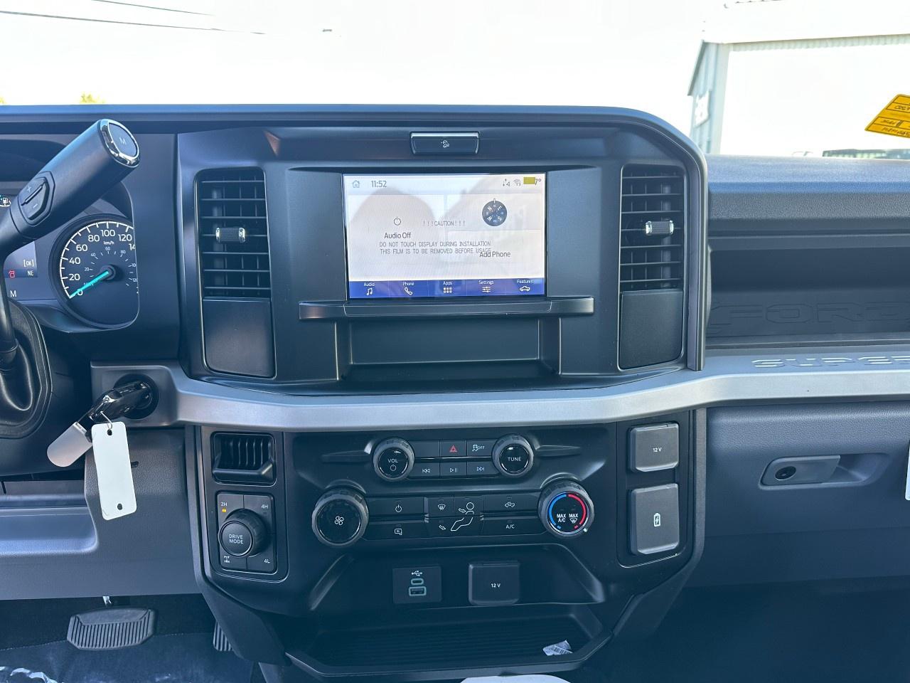 2026 Ford F-250 Super Duty SRW XL 4WD Reg Cab 8' Box Photo