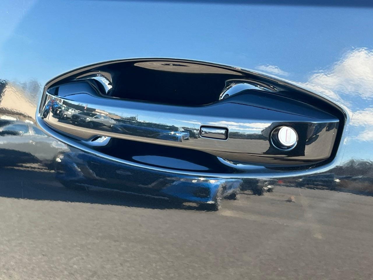 2026 Nissan Armada 4x4 NISMO Photo