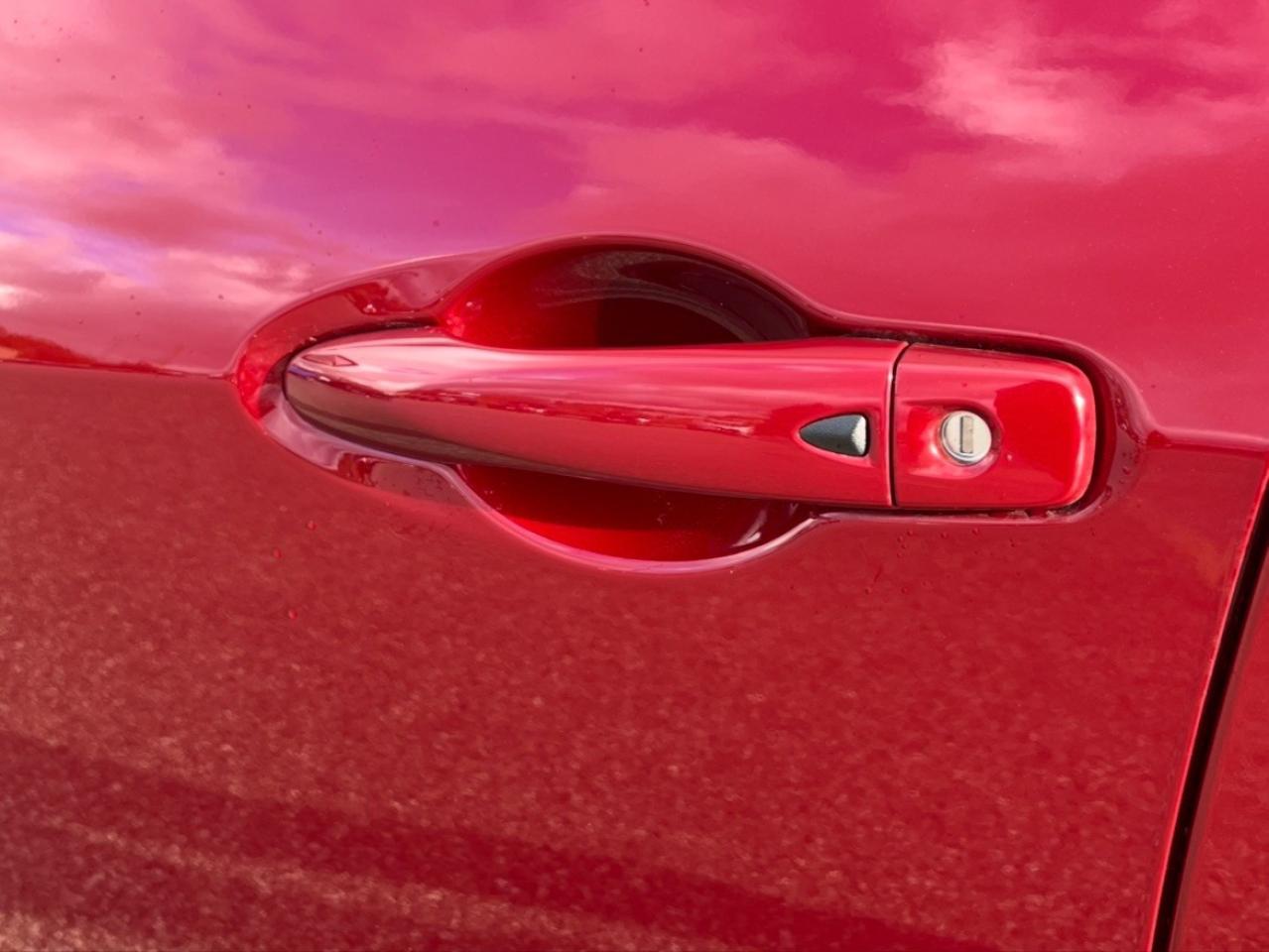 2025 Nissan Kicks Play SV FWD Photo