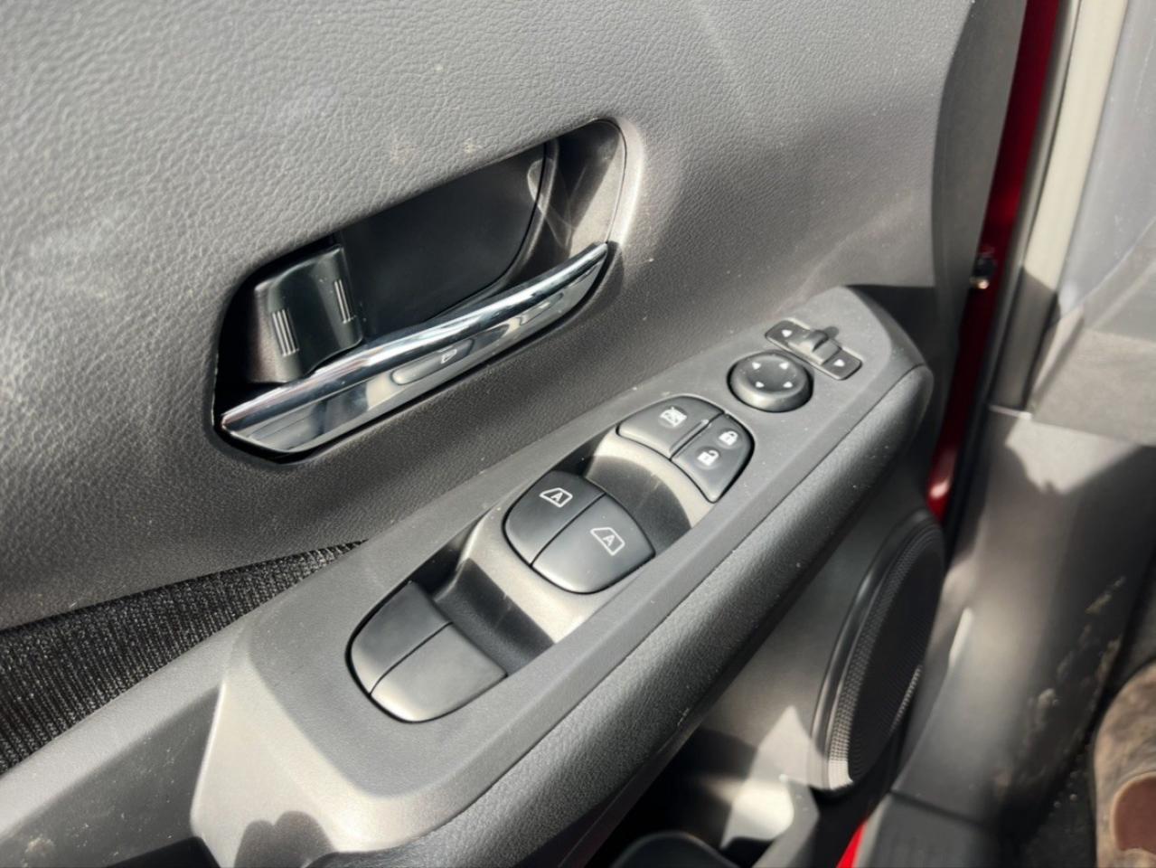 2025 Nissan Kicks Play SV FWD Photo