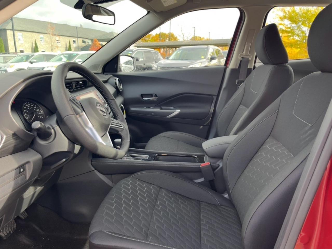 2025 Nissan Kicks Play SV FWD Photo