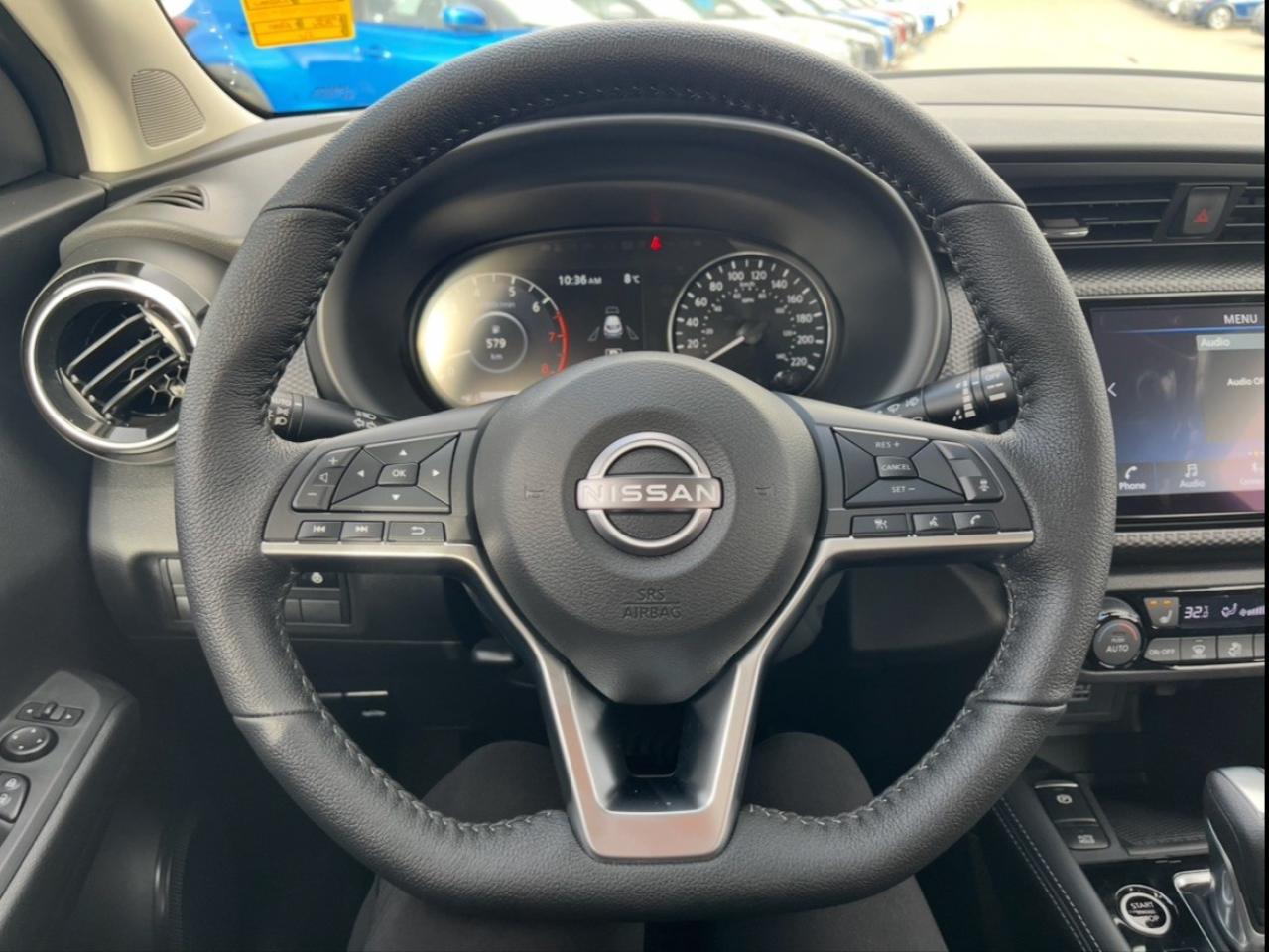 2025 Nissan Kicks Play SV FWD Photo