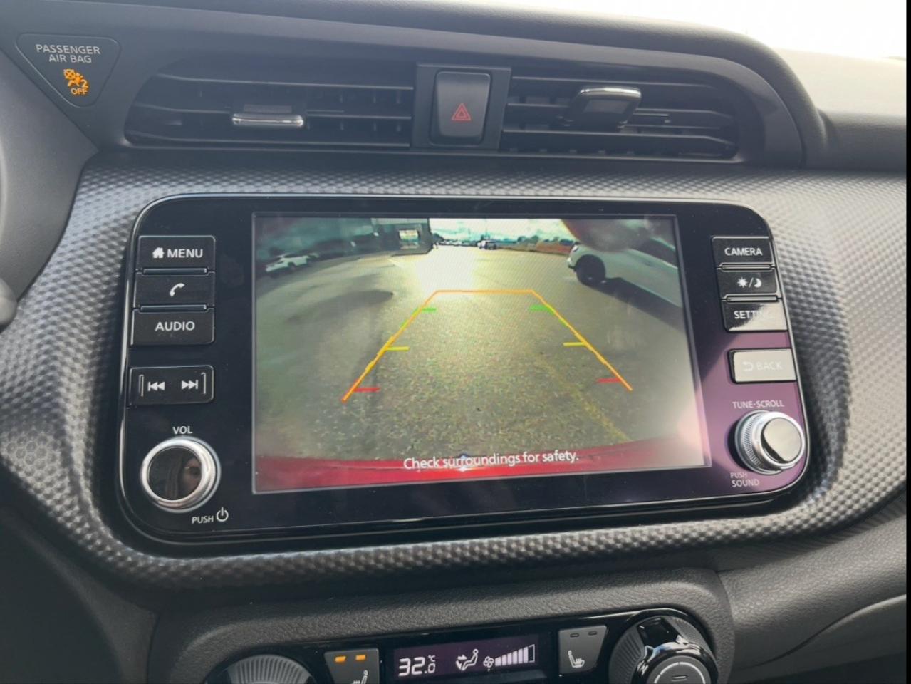 2025 Nissan Kicks Play SV FWD Photo